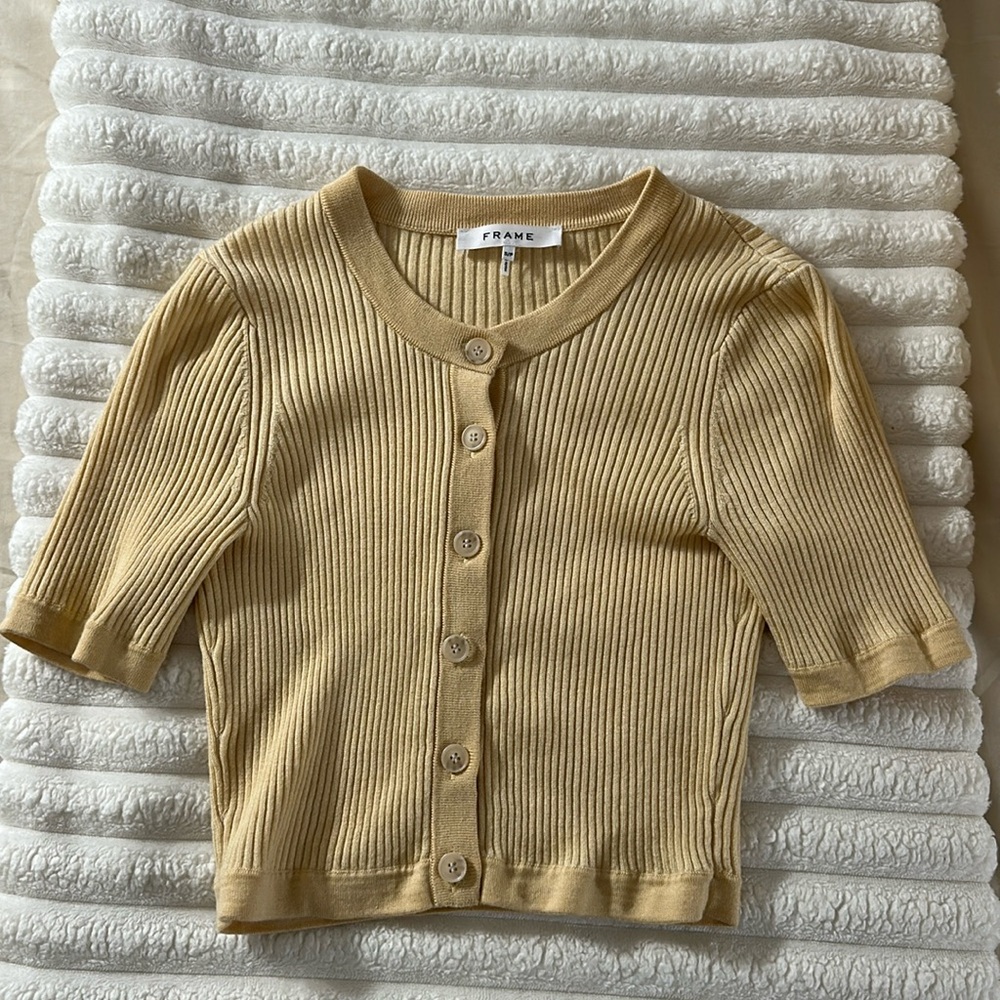 Frame women shirt size small. Only worn once.